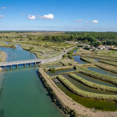 Maison A 2 Km De La Avec Terrasse, Jardin Et Garage A - Fr-1-224a-27 * Brem-Sur-Mer